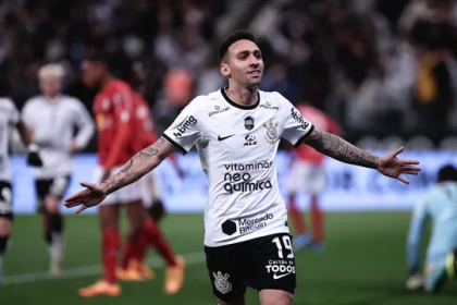 Gustavo Mosquito comemora gol do Corinthians contra o Bragantino