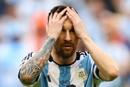 Messi lamenta derrota da Argentina para a Arábia Saudita (Foto: Hannah Mckay/Reuters)