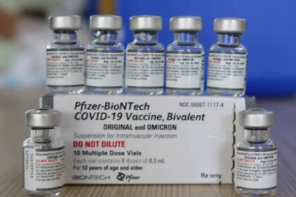 Vacina bivalente Pfizer em Piracicaba (SP) — Foto: Felipe Poleti/CCS