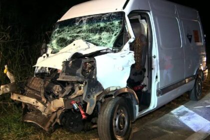 Acidente entre van e carreta na Anhanguera deixa uma vítima grave - Foto: Reprodução EPTV