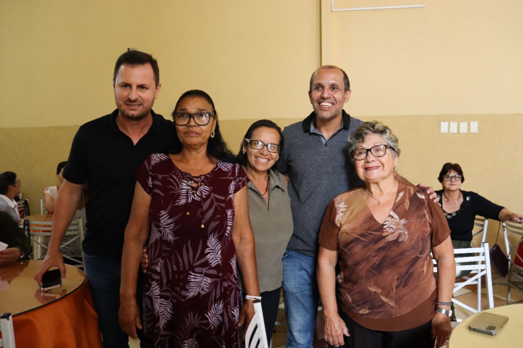 Dia das Mães: Programa Melhor Idade participa de almoço com o prefeito e vice-prefeito de Capivari - Foto: Divulgação/Prefeitura de Capivari