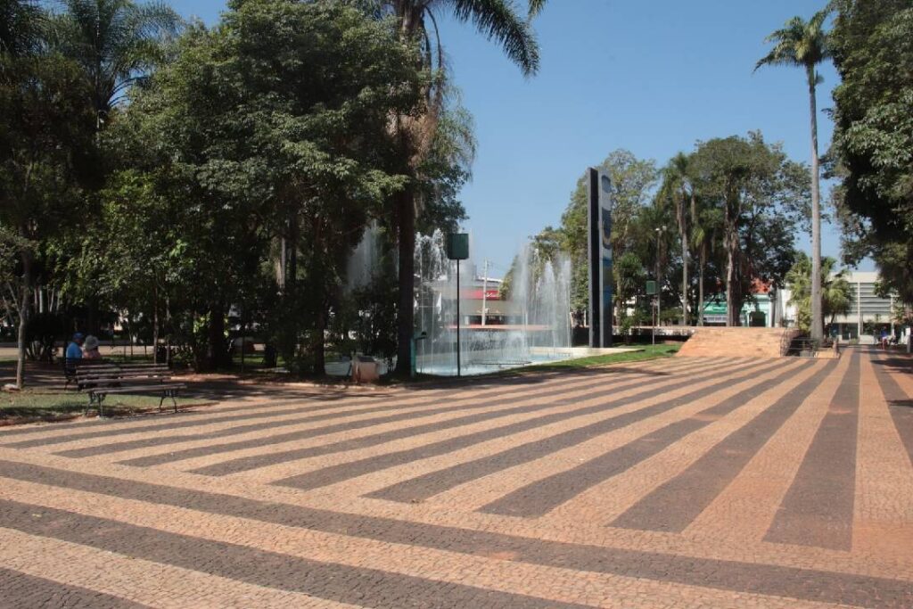 Praça Central de Capivari se Prepara para o "Festival do Trabalhador 2024" - Foto: Prefeitura de Capivari