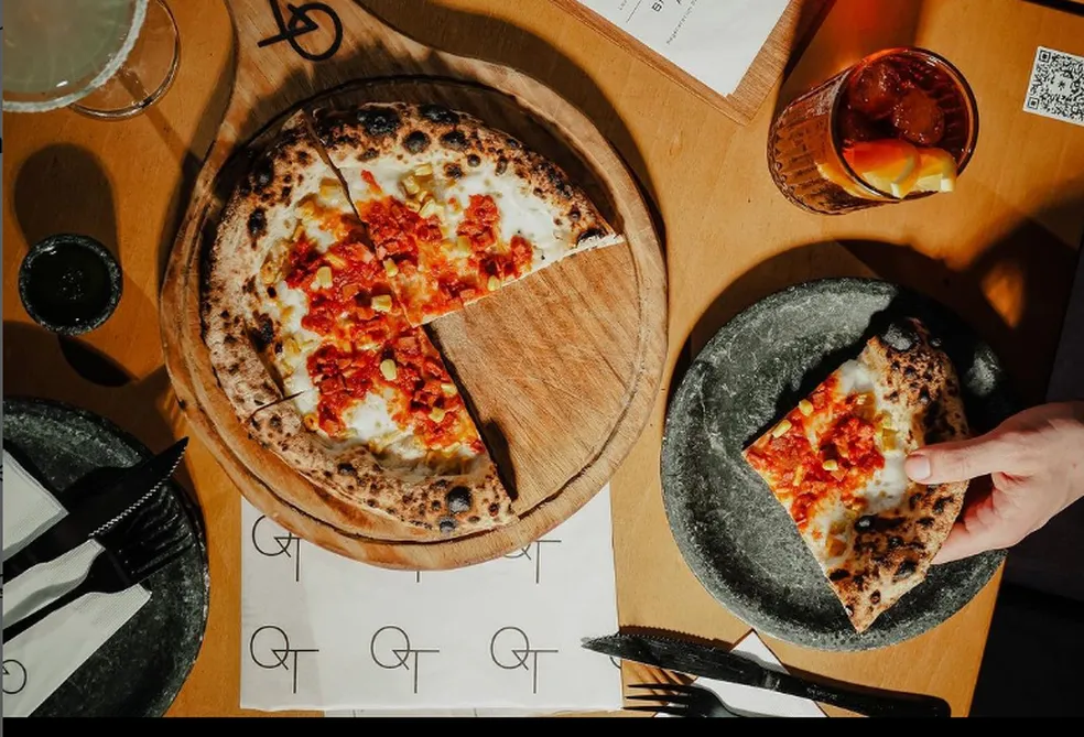 Brasil se destaca com melhores restaurantes, bares, pizzarias e sorveterias do mundo em 2023 - Pizza da QT Pizza Bar. — Foto: Reprodução/ Instagram