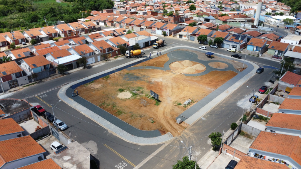 Teve Início a Concretagem da Praça Ismael Sanches no Bairro São João Batista - Foto: Divulgação/Prefeitura de Capivari