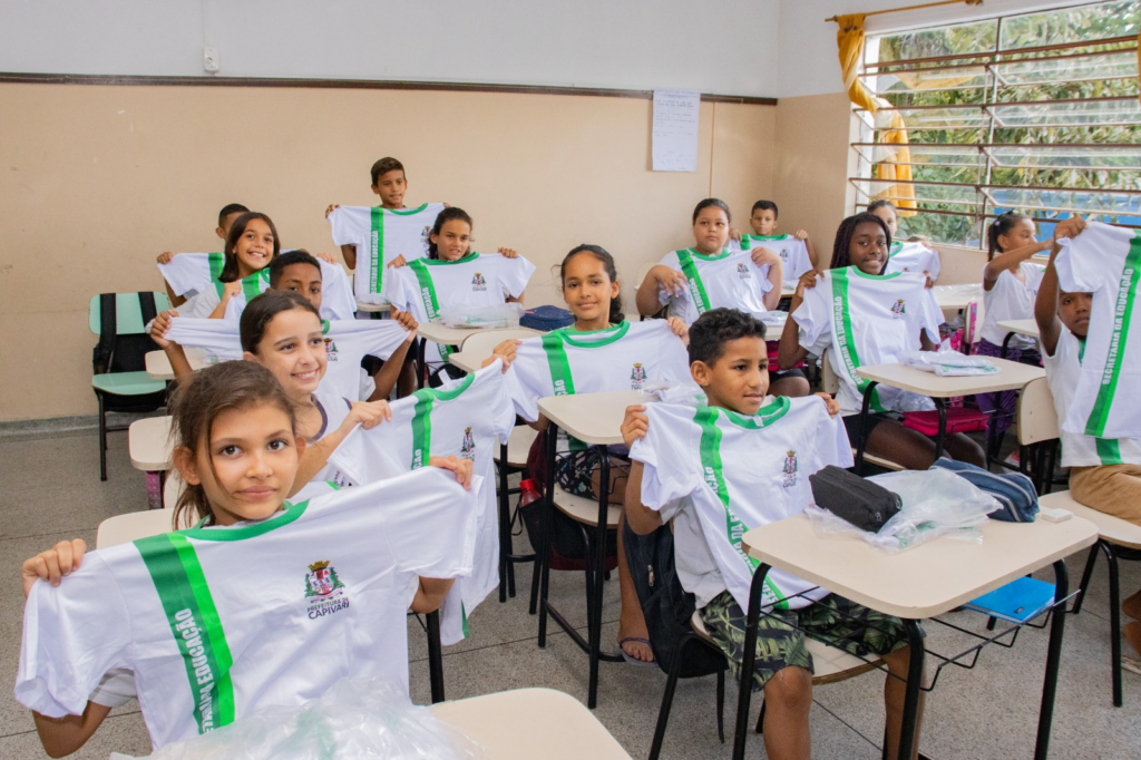 Rede Municipal de Ensino de Capivari inicia distribuição de 20 mil uniformes escolares - Foto: Divulgação/Prefeitura de Capivari