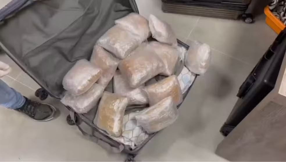 PF apreende 30 kg de drogas em bagagem abandonada no Aeroporto de Viracopos — Foto: Polícia Federal