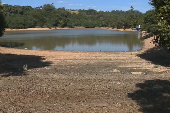 Onda de calor no outono afeta abastecimento de água na região de Campinas — Foto: Reprodução/EPTV